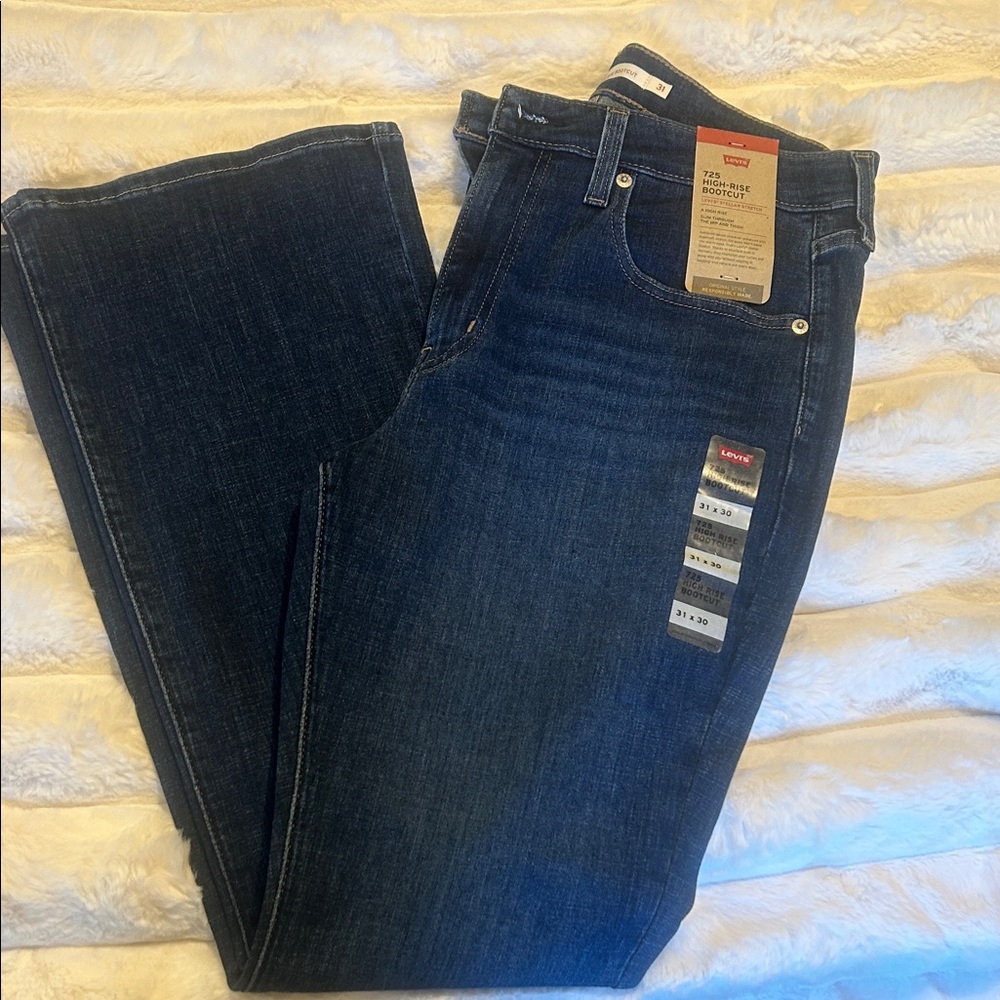 Women’s Levi 725 High-Rise Bootcut